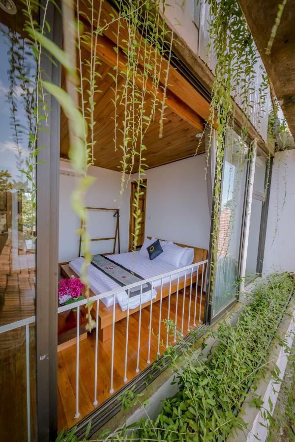 The Purple Hue Homestay Buitenkant foto